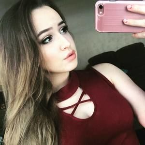 Meet your Posher, Alexis